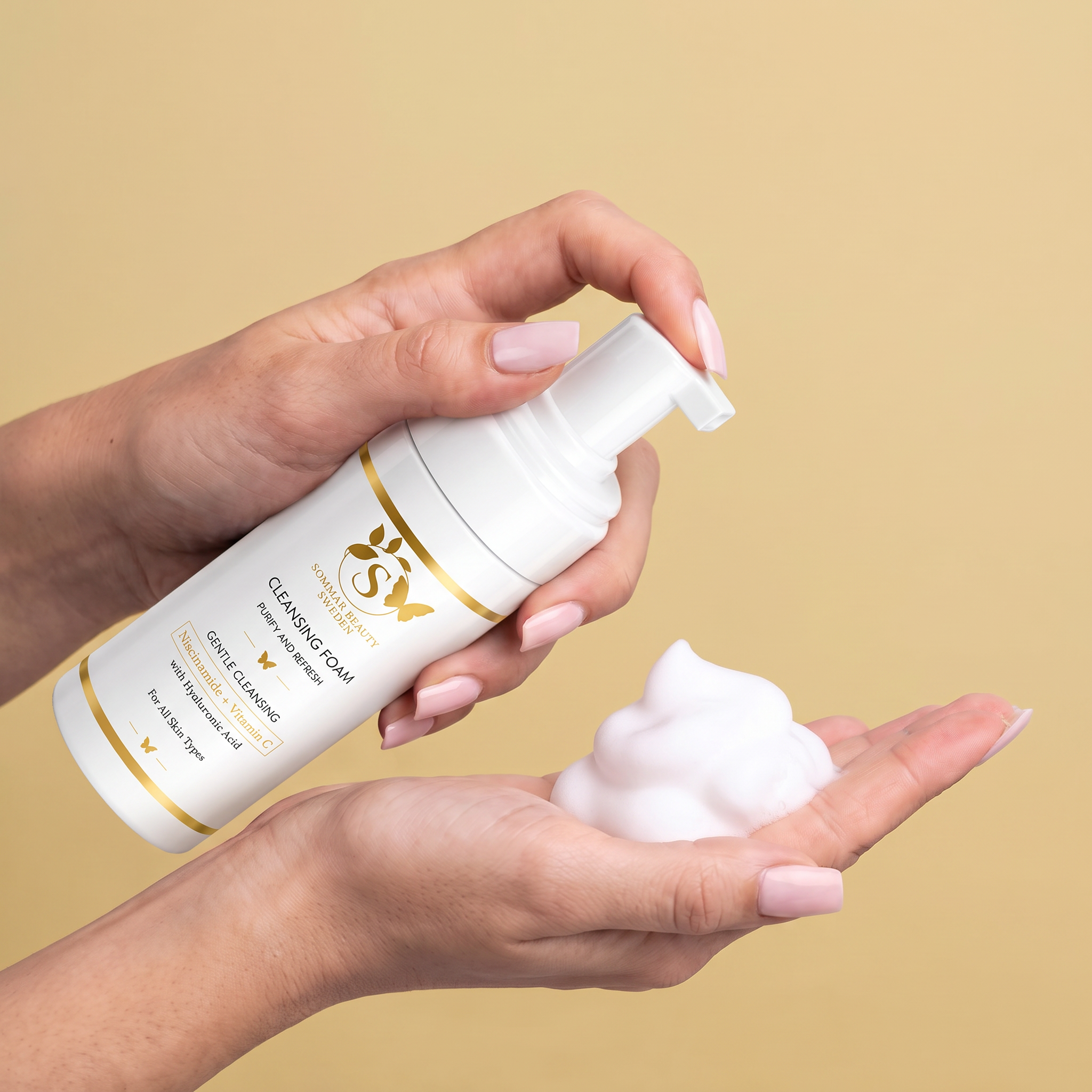 Facial cleansing foam with Niacinamide, Vitamin C and Hyaluronic Acid, 160 ml

Fragrance-Free